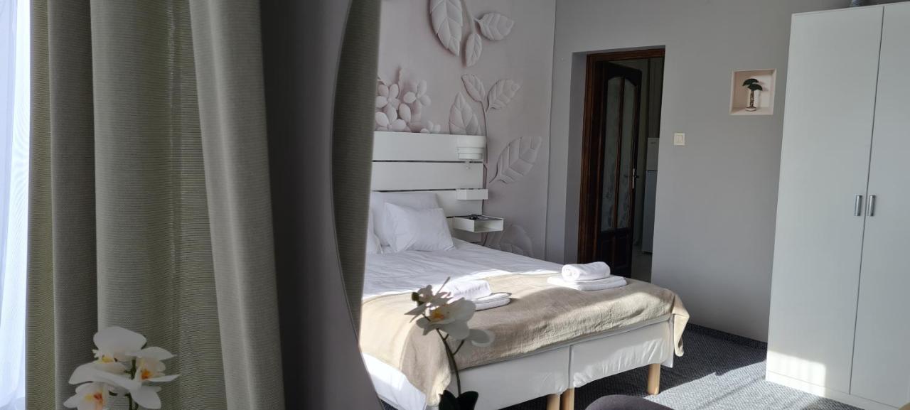 Lugas Apartman Miskolctapolca 2 Haloszoba Dezsa Es Jakuzzi Koezel A Barlangfuerdohoez Exterior photo