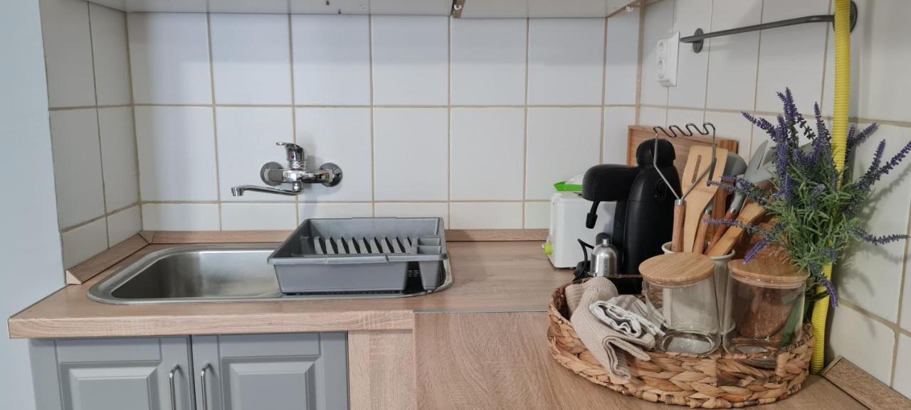 Lugas Apartman Miskolctapolca 2 Haloszoba Dezsa Es Jakuzzi Koezel A Barlangfuerdohoez Exterior photo