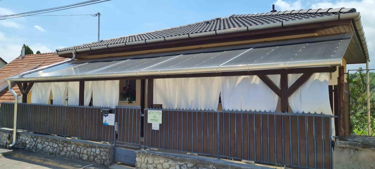 Lugas Apartman Miskolctapolca 2 Haloszoba Dezsa Es Jakuzzi Koezel A Barlangfuerdohoez Exterior photo